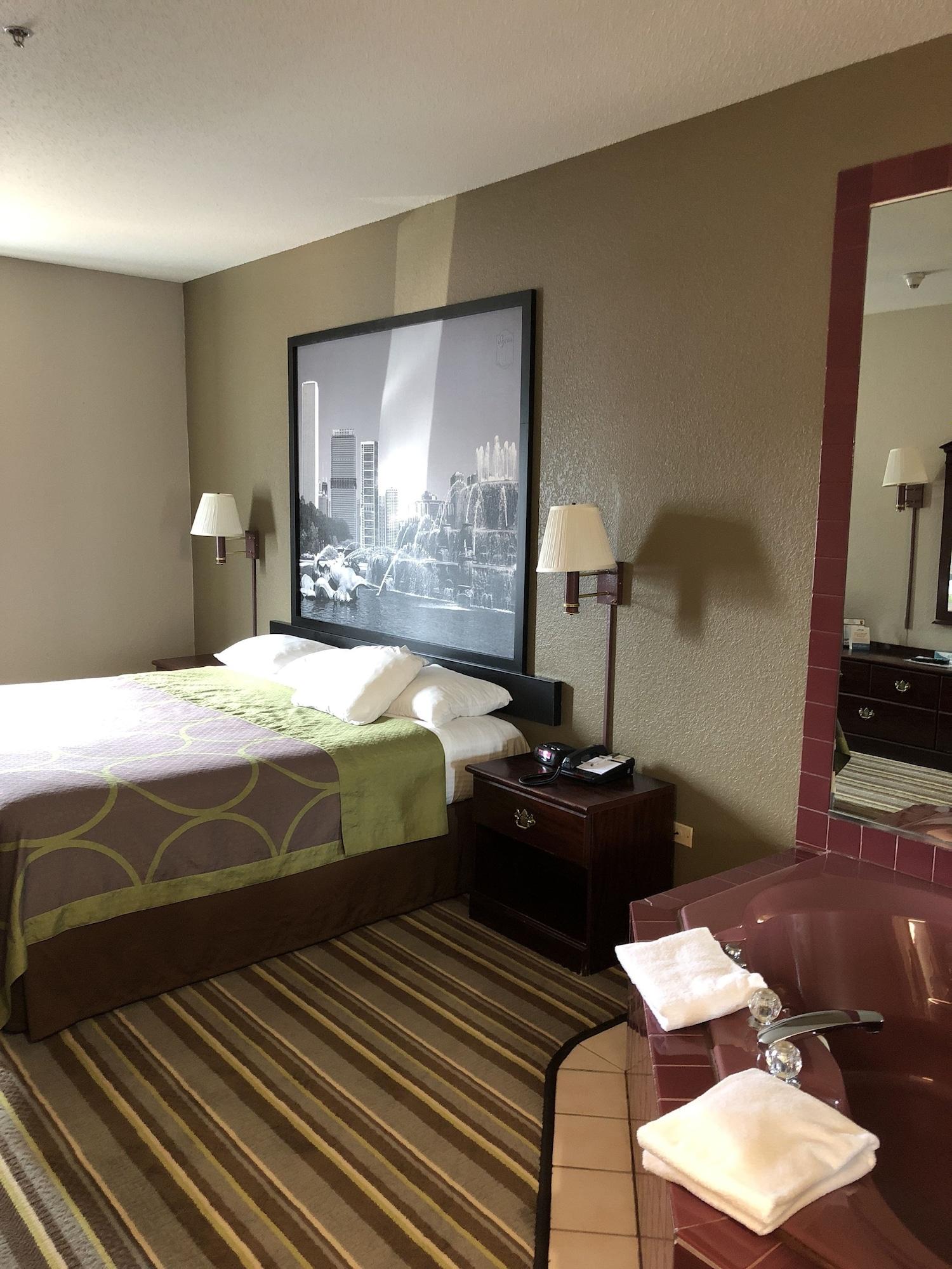 Super 8 By Wyndham Aurora/Naperville Area Екстериор снимка