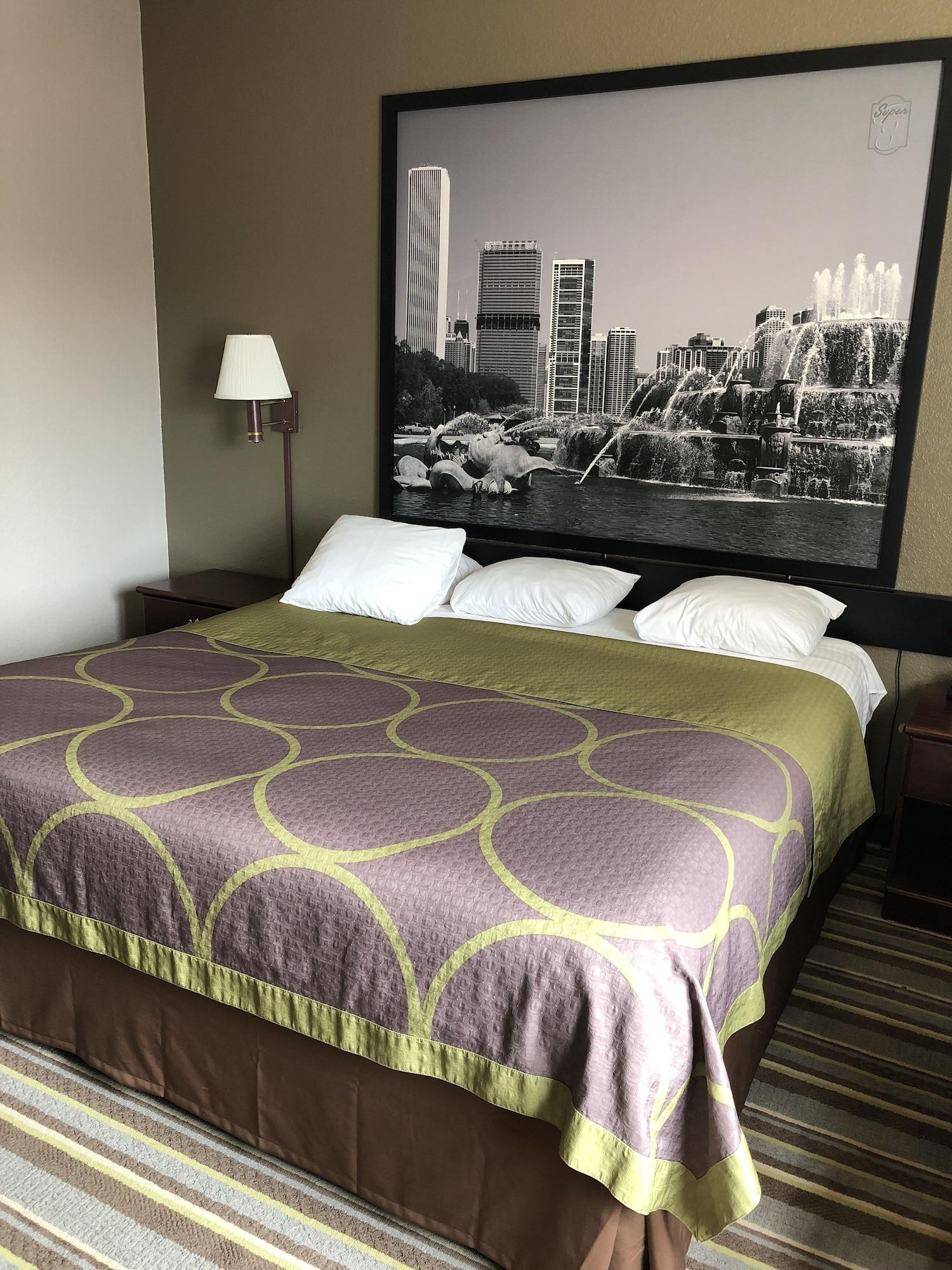 Super 8 By Wyndham Aurora/Naperville Area Екстериор снимка