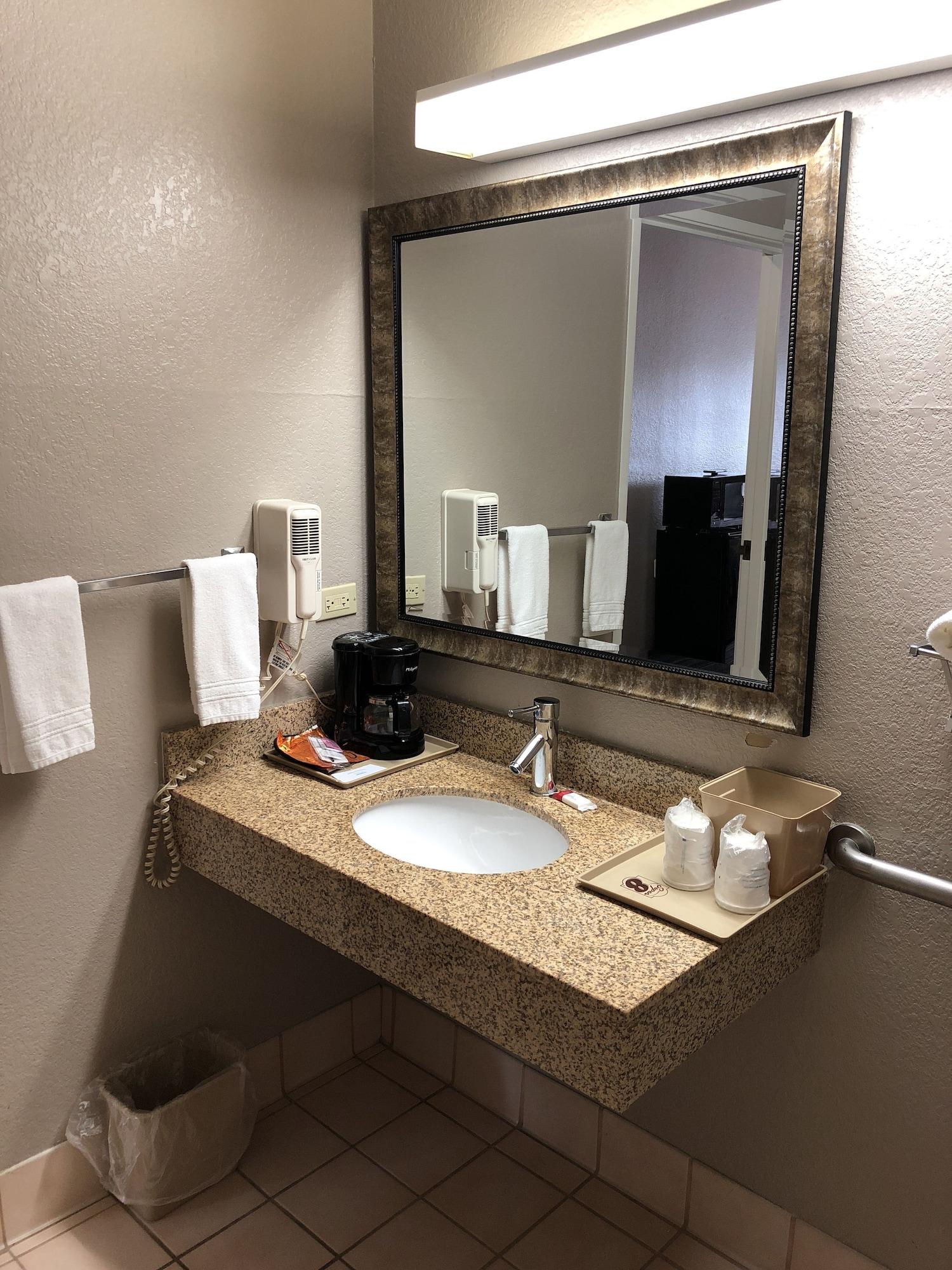 Super 8 By Wyndham Aurora/Naperville Area Екстериор снимка