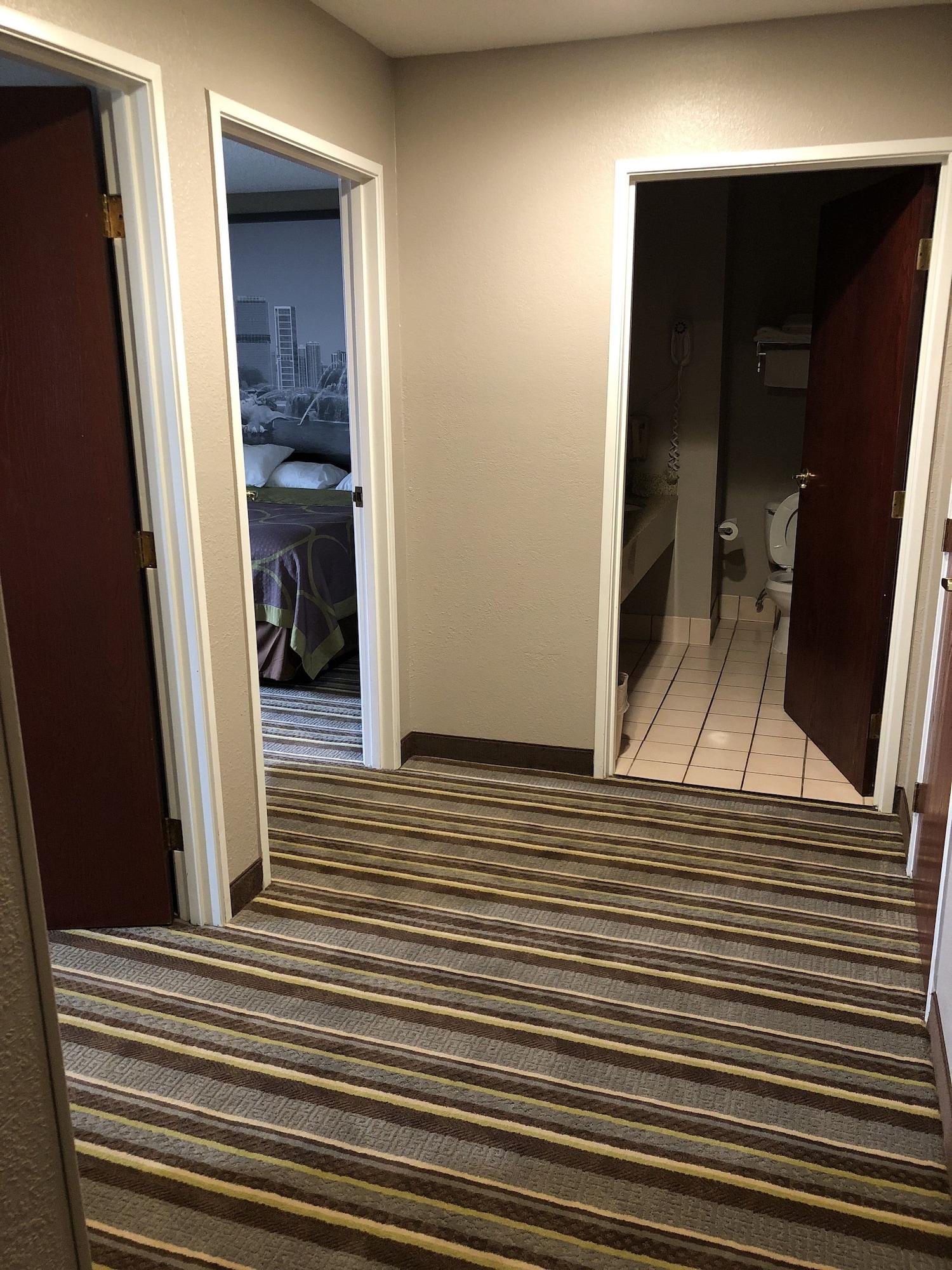 Super 8 By Wyndham Aurora/Naperville Area Екстериор снимка