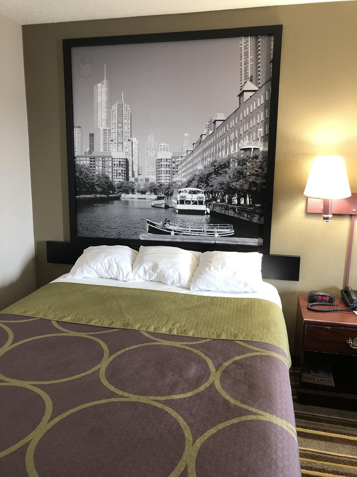 Super 8 By Wyndham Aurora/Naperville Area Екстериор снимка