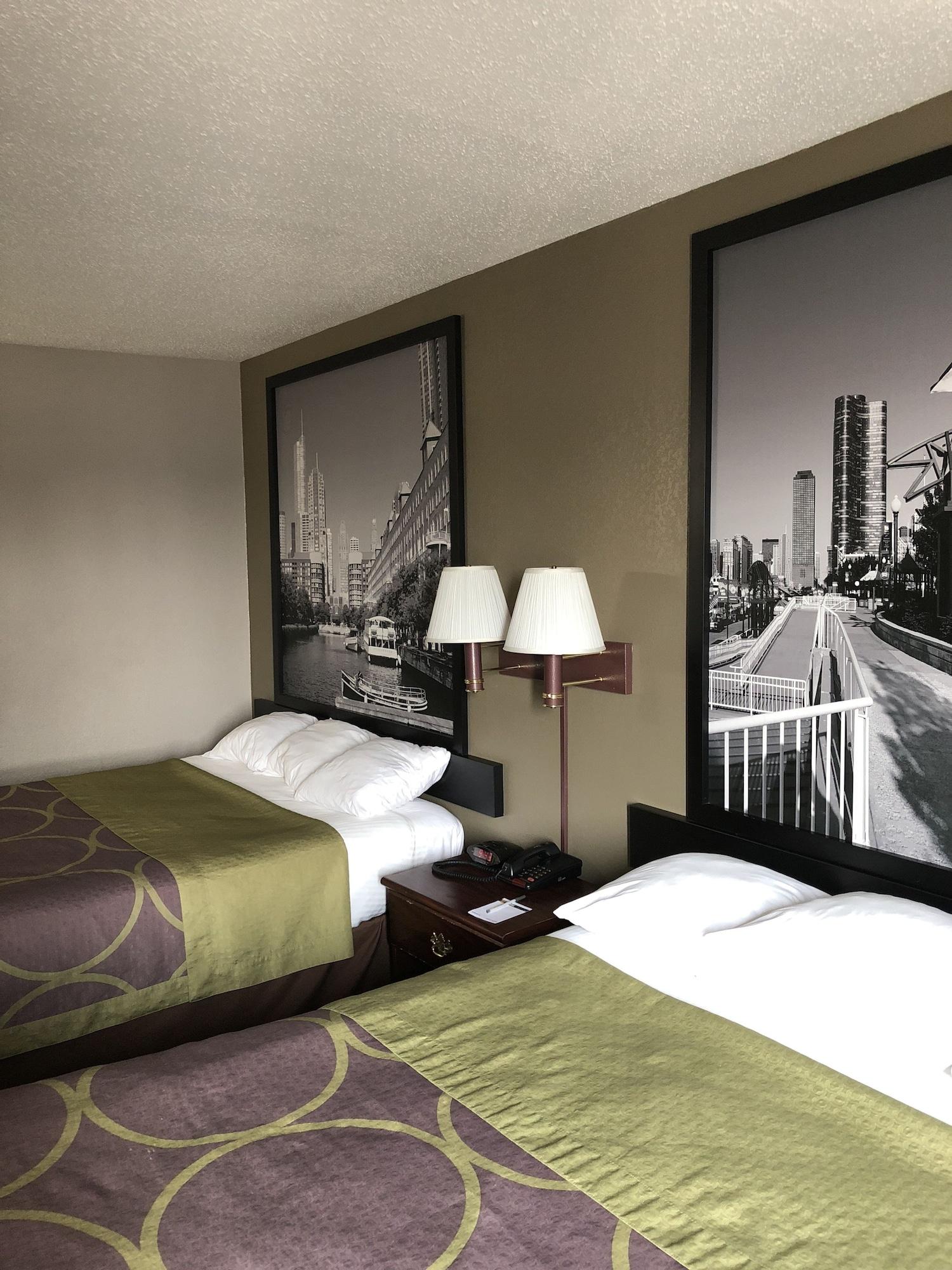 Super 8 By Wyndham Aurora/Naperville Area Екстериор снимка