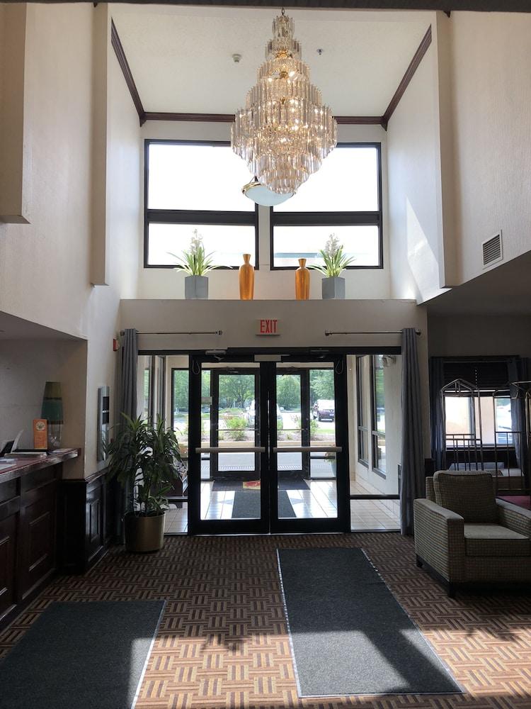Super 8 By Wyndham Aurora/Naperville Area Екстериор снимка