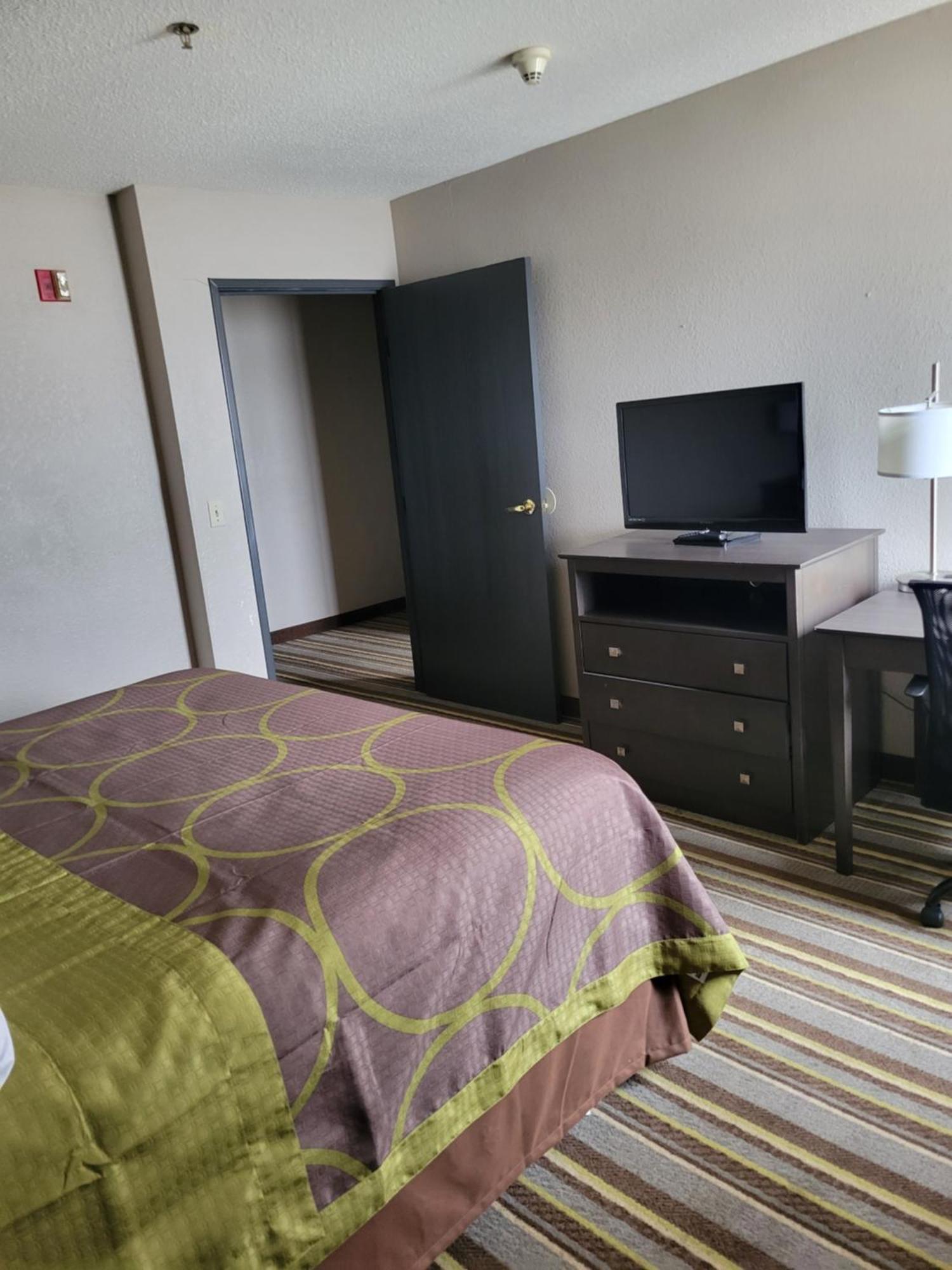 Super 8 By Wyndham Aurora/Naperville Area Екстериор снимка